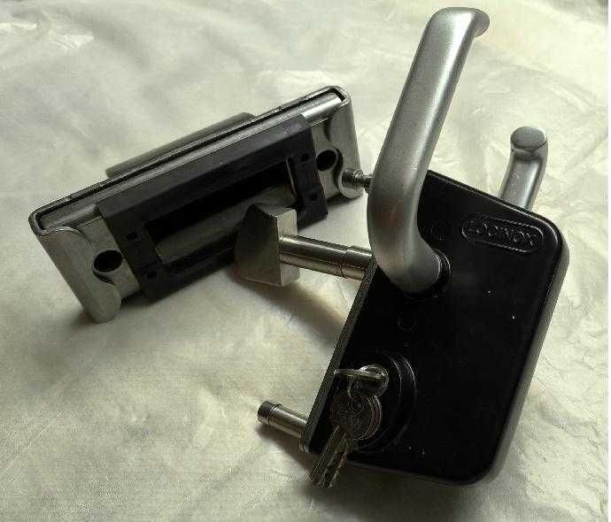 Zamek przemysłowy do bram przesuwnych