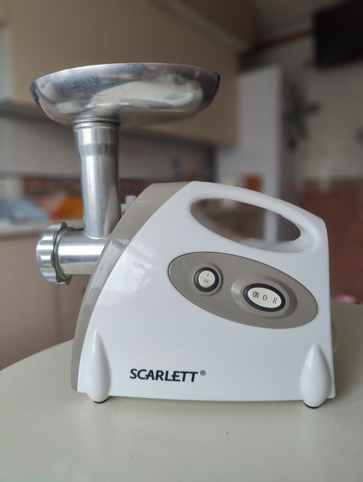 Мясорубка Scarlett
