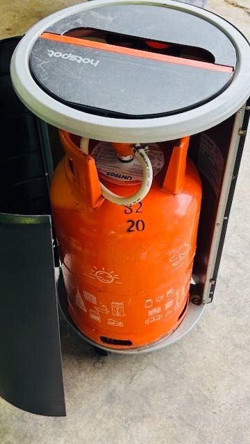 Aquecedor a gás “Hotspot” com garrafa – pouco uso