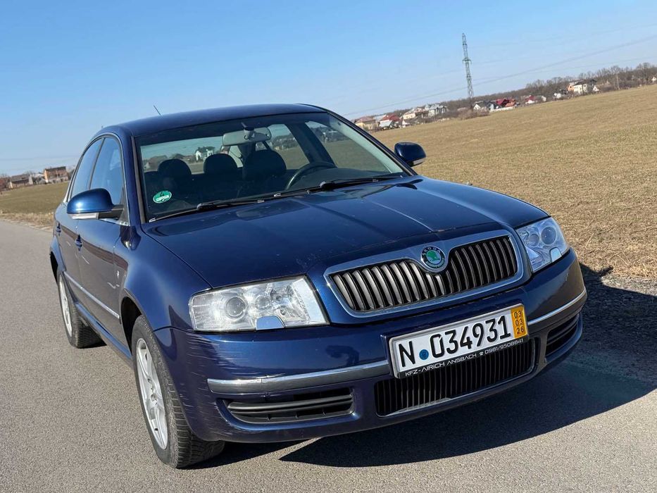 Skoda Superb седан,