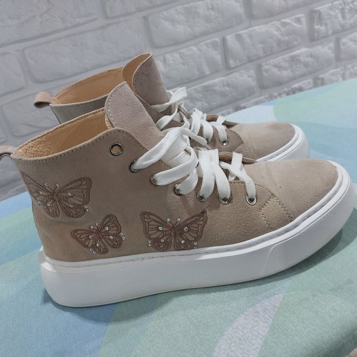 Trampki sneakersy  skóra naturalna  Oleksy roz 39 jak nowe