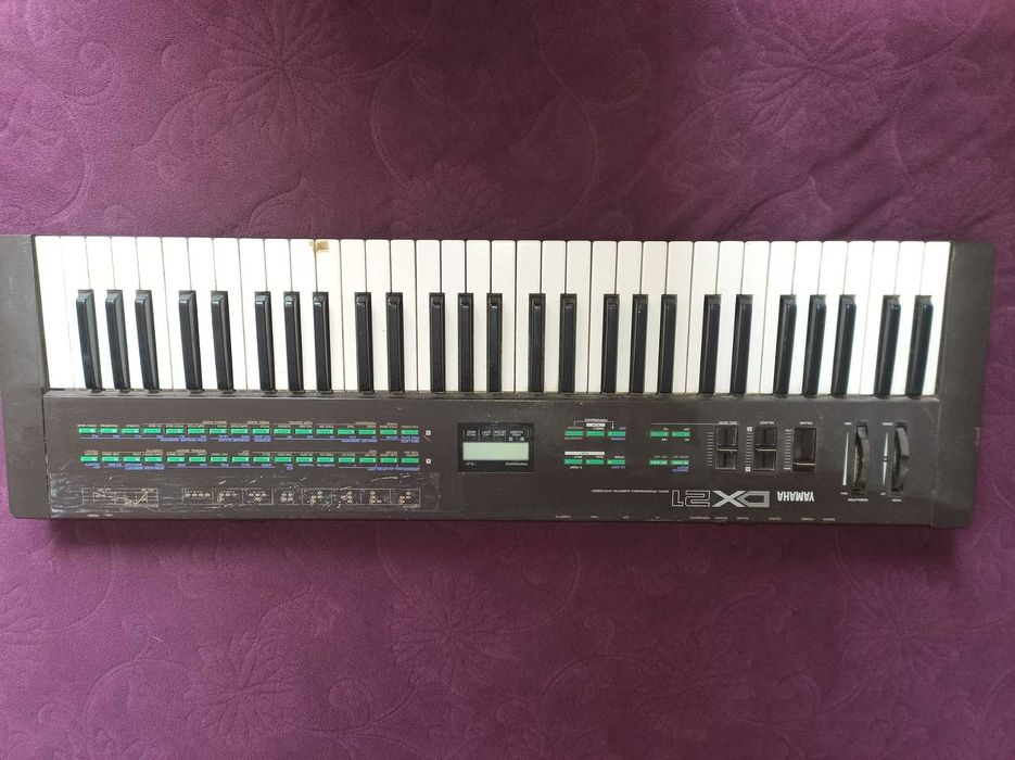 Синтезатор Yamaha DX-21