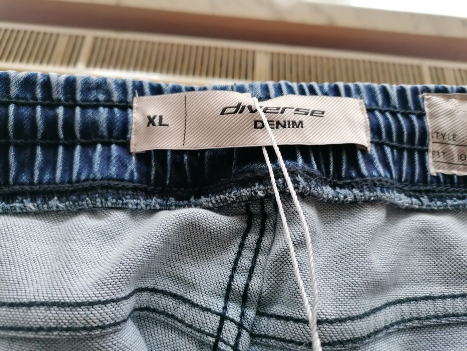 Nowe Diverse XL, joggery męskie, paragon.