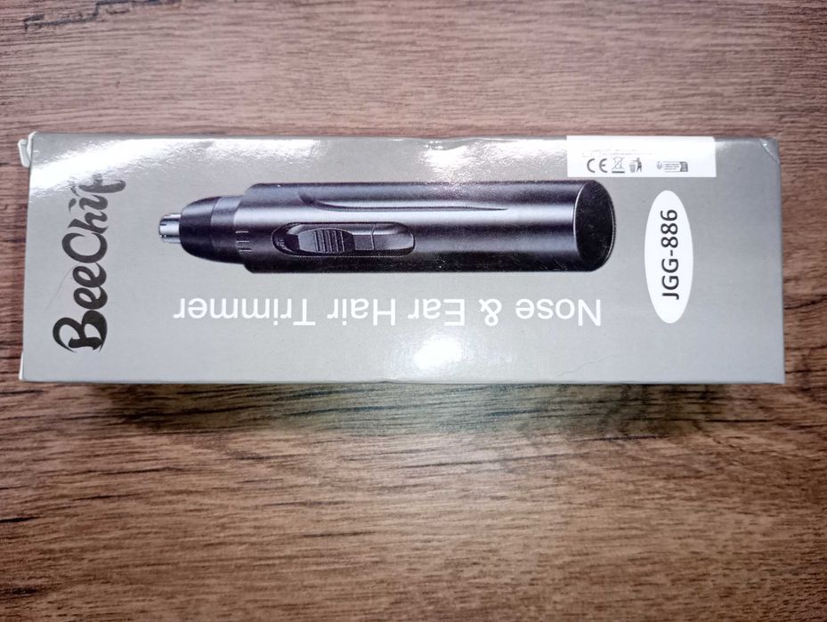 Elektryczny trymer do włosów uszu i nosa.