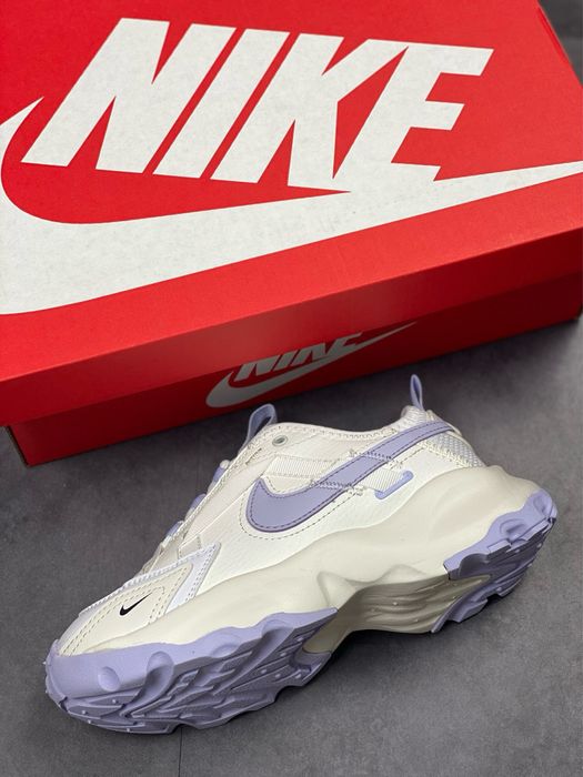 Кросівки Nike TC 7900