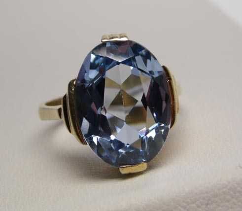 Przedwojenny pierścionek błękitny spinel srebro złocone R.14