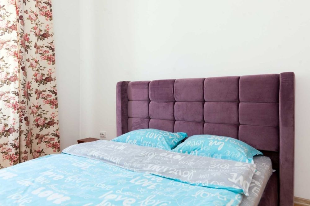 Подобово 2 кімнати Ізольовані , Центр, для 4-6 осіб Грушевського 9