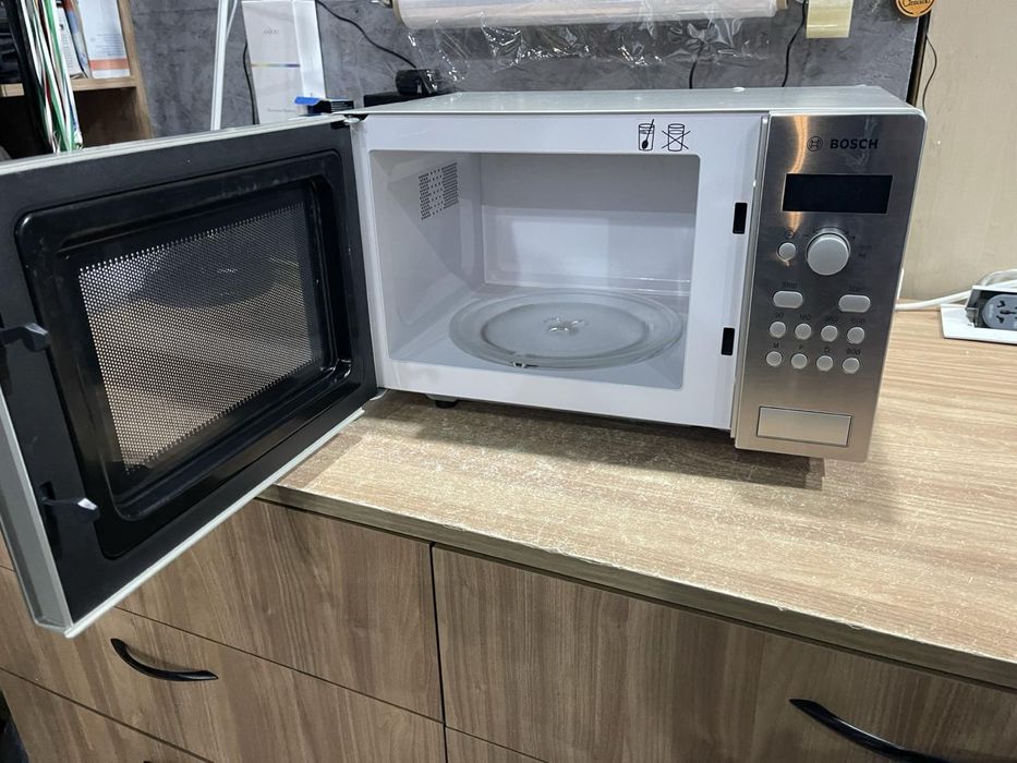 Мікрохвильова піч Bosch HMT75G451