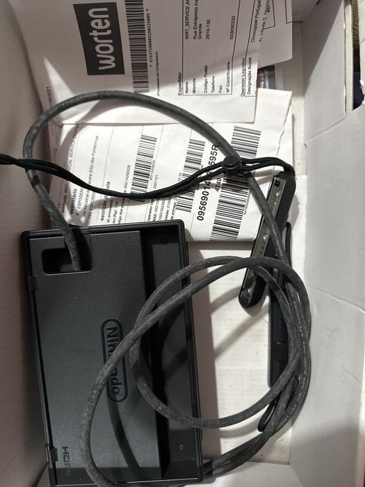 Nitendo switch semi nova pois usei poucas vezes ficou guardado com comando as peças de lado todas tela sem risco botões a funcionar perfeitamente