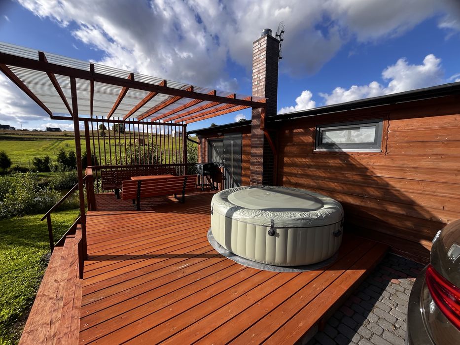 Domek letniskowy z jacuzzi na Kaszubach. Połęczyno.