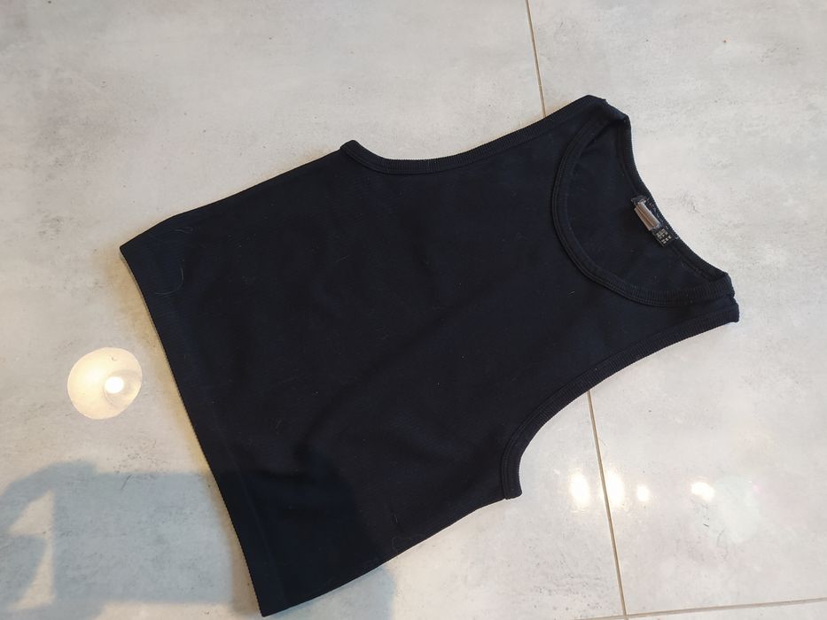 Czarny prążkowany crop top Stradivarius r. M