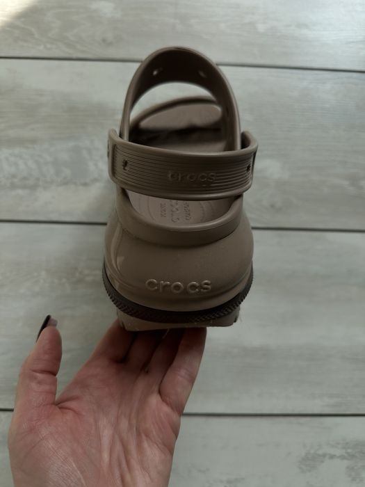 Шльопанці / босоніжкі жіночі Crocs