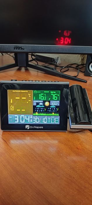 Проекційний цифровий будильник, домашня метеостанція