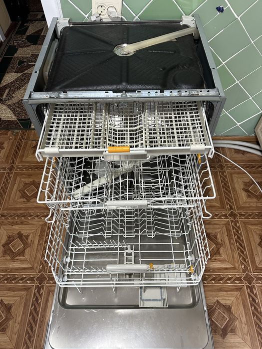 Посудомийма машина Miele