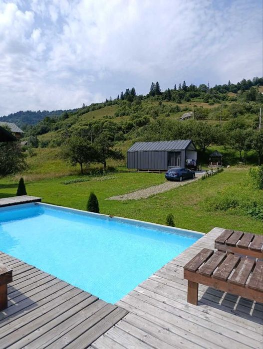 Котедж на 3-х осіб. Вид на гори