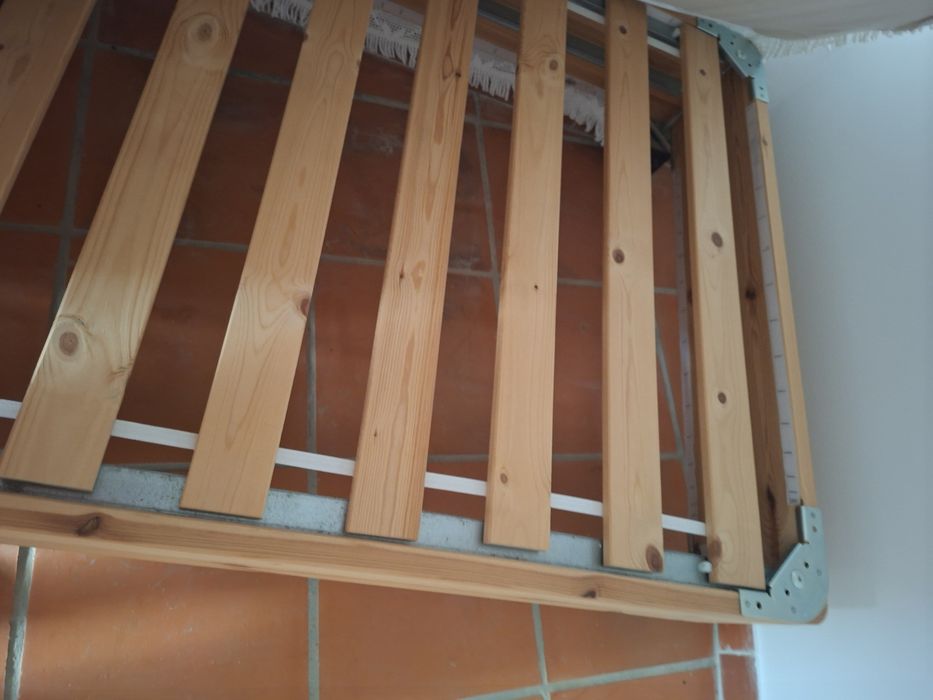 Cama individual pinho