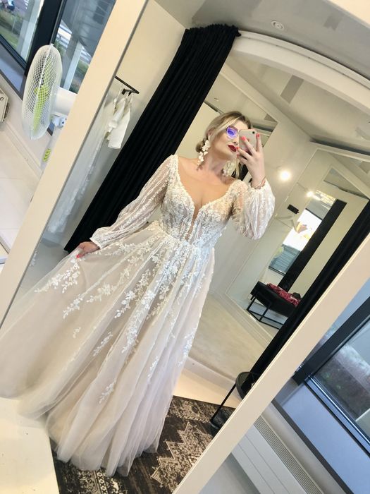 Suknia ślubna off.white bridal