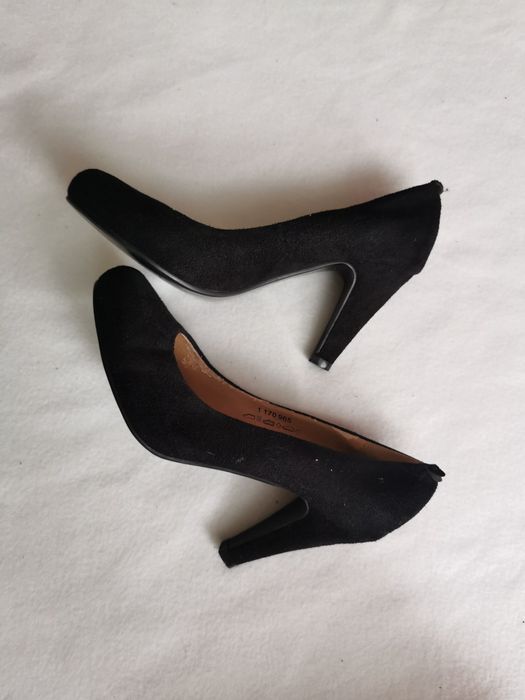 Zamszowe buty na obcasie Graceland