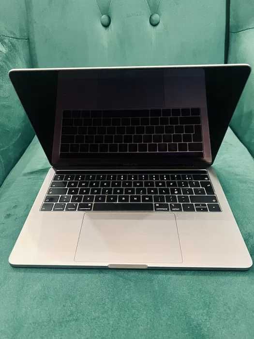 Macbook Pro 13” Touch Bar 256gb SSD Como NOVO Fatura iStore
