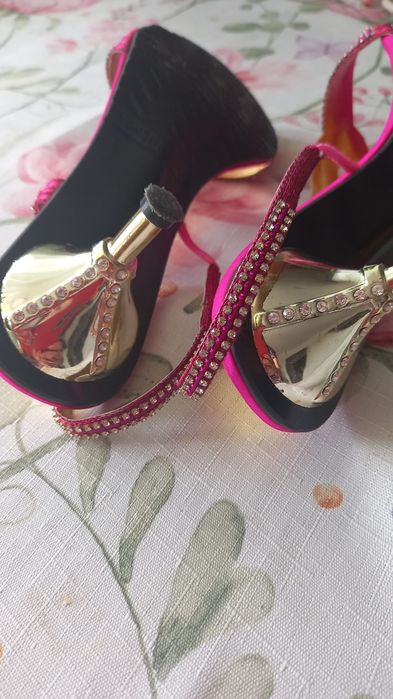 Buty na imprezę.
