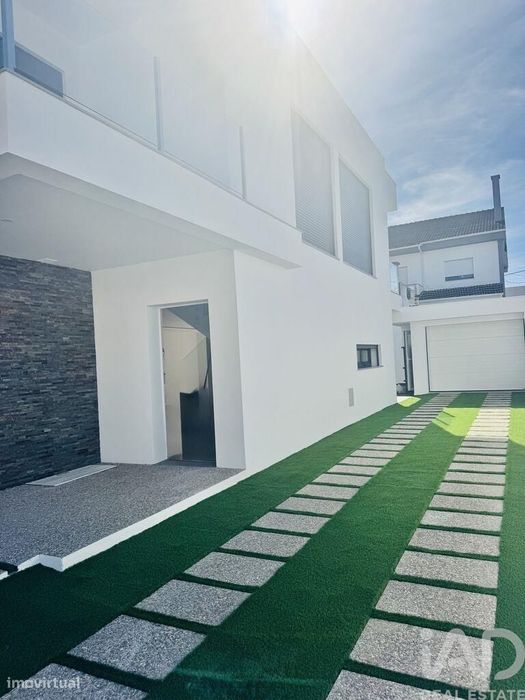 Casa / Villa em Amora de 160,00 m2