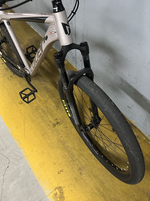 Coluer Pragma 297- Wheelie
