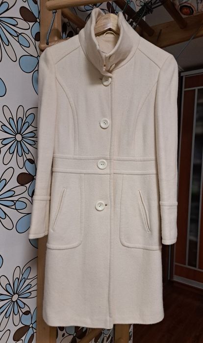 Пальтичко  білесеньке