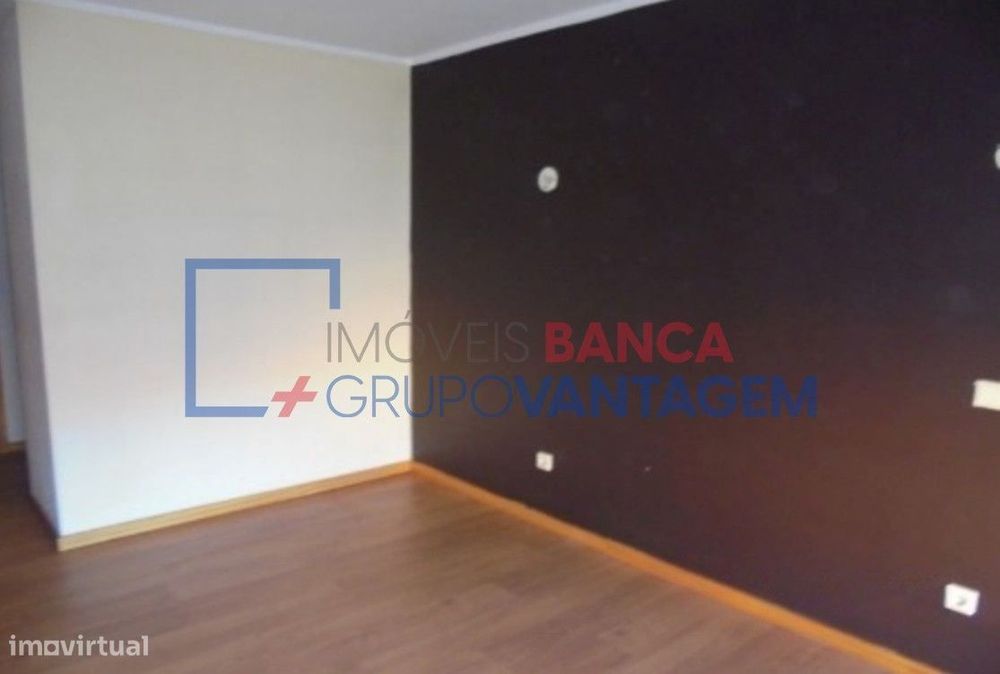 Apartamento T2 com varanda em Canelas, V.N.Gaia