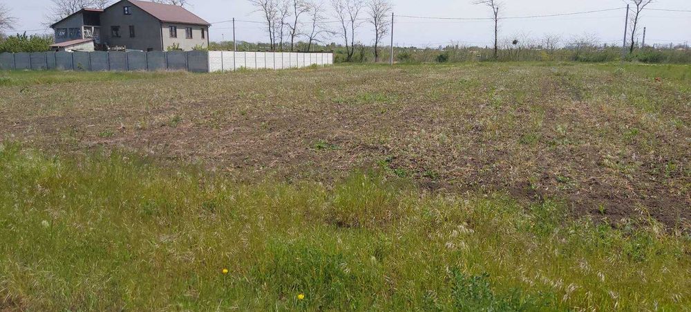 Продам земельну ділянку в Молодіжному