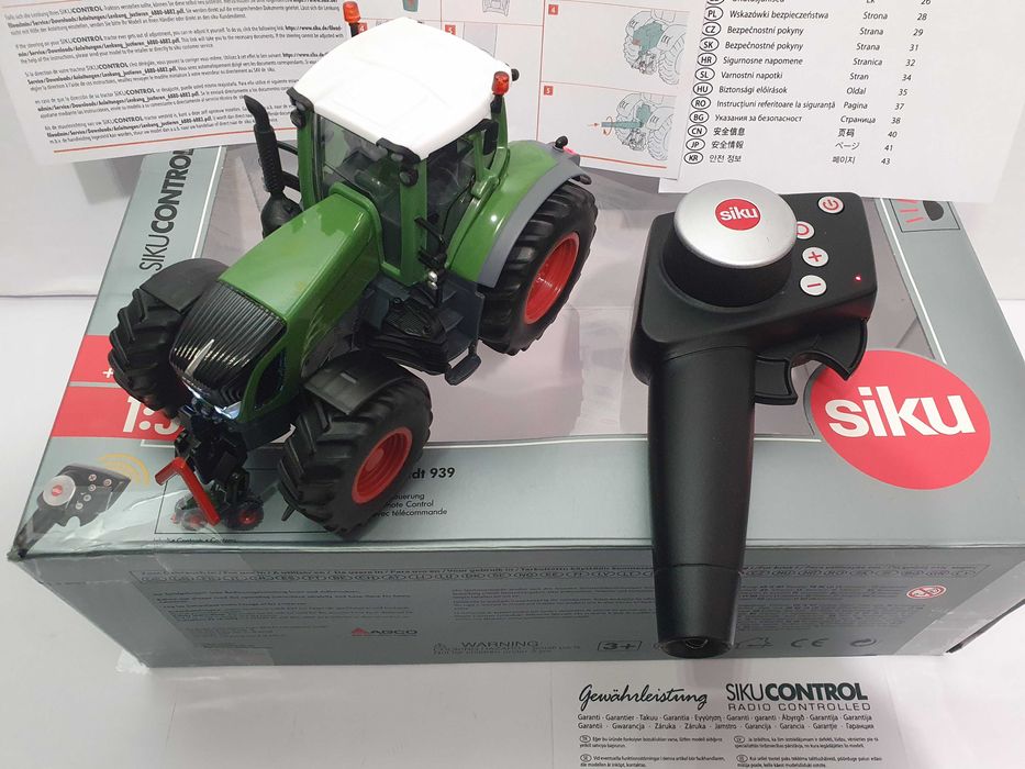 Ciagnik traktor SIKU CONTROL 6880 zdalnie sterowany nowy skala 1/32