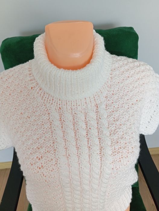 Modny golf , bezrękawnik damski