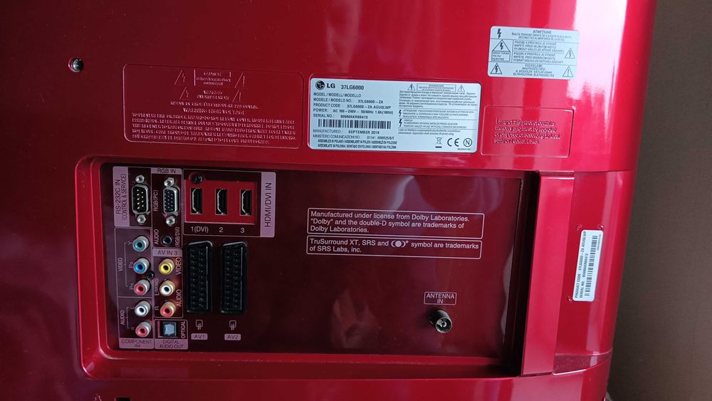 Televisor LCD LG Scarlet (modelo 37LG6000) de 37"