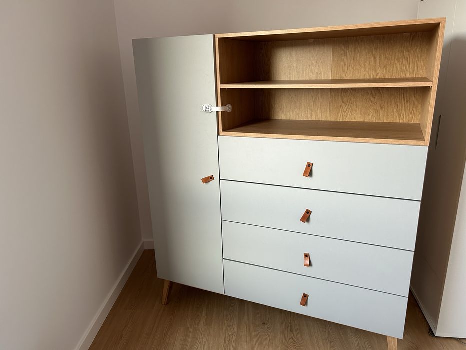 Kredens Vox creative stan bdb