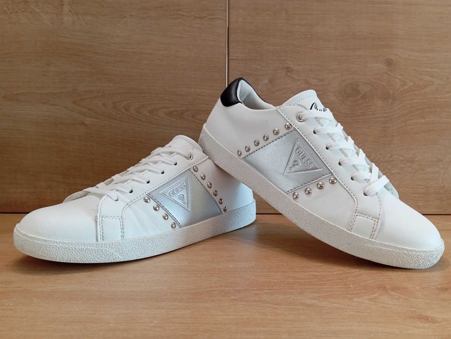 GUESS Sneakersy Damskie niskie Rozm. 38 /24,5 cm.
