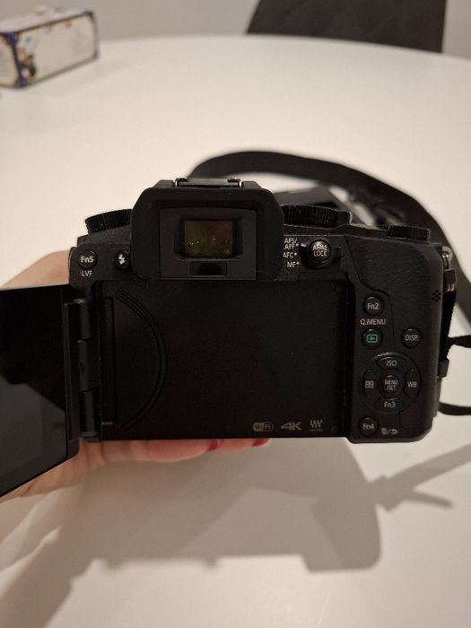 Lumix Panasonic DMC-G7 + LUMIX G VARIO 14-140mm f/3.5-5.6 Lens64550784712194124