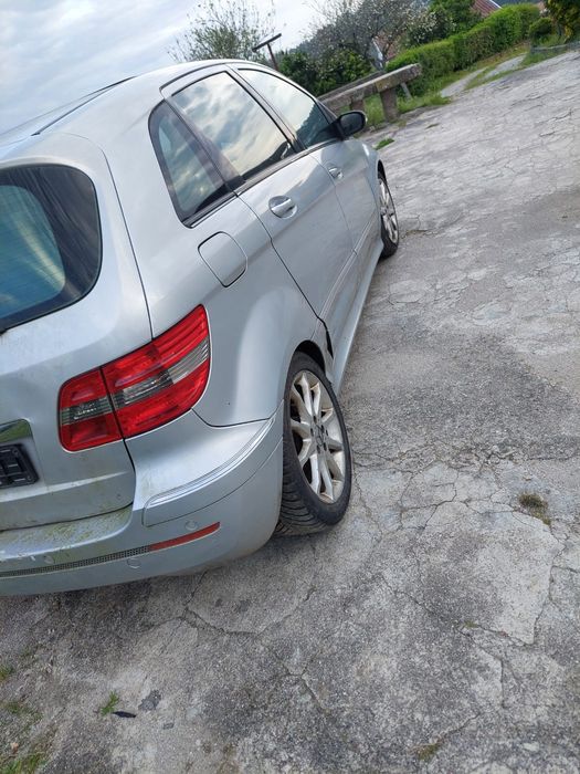 Sucata para  Peças Mercedes B 200