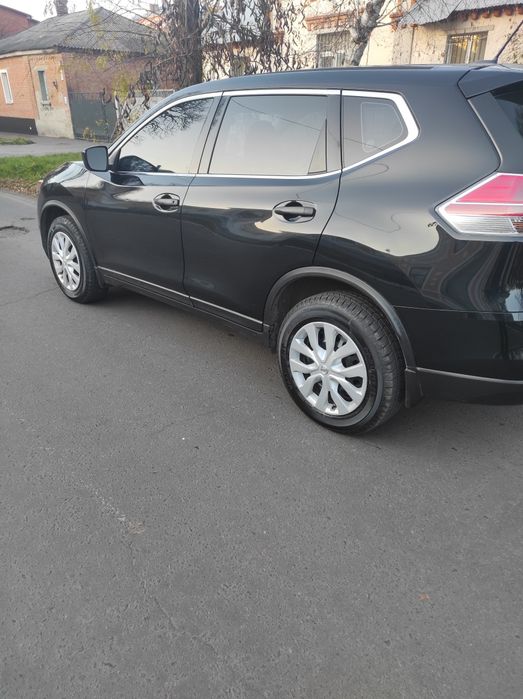 Nissan Rogue 2016 года, первая регистрация первый владелец в мае.