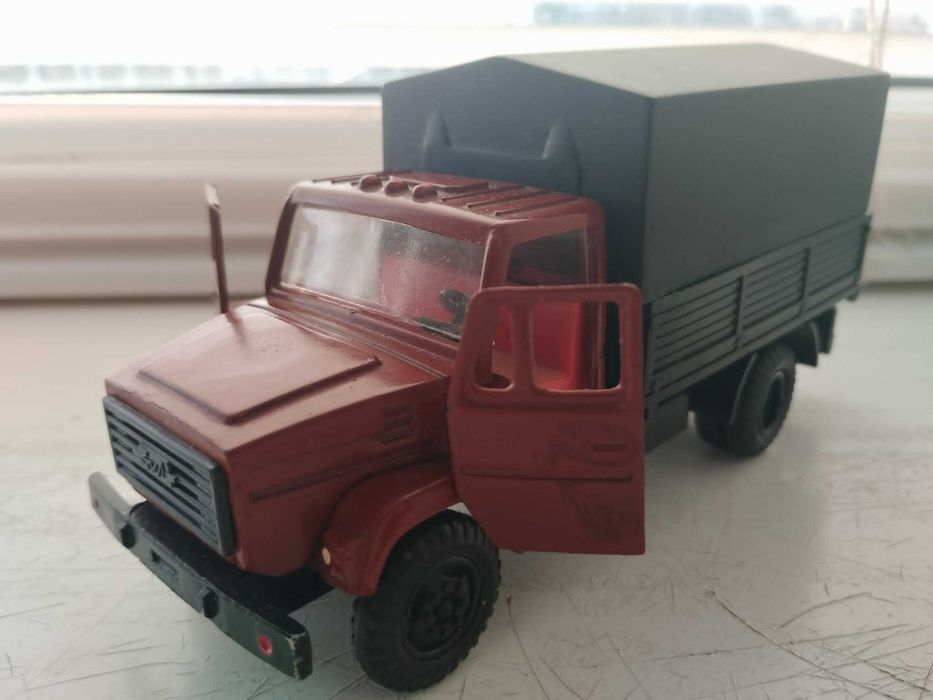 ЗИЛы 130В, ММЗ-555 самосвал и 14331   сделано в СССР м 1/43
