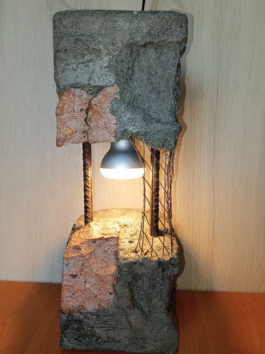 Lampa z betonu loft- SELENA - księżycowy blask 40 cm.