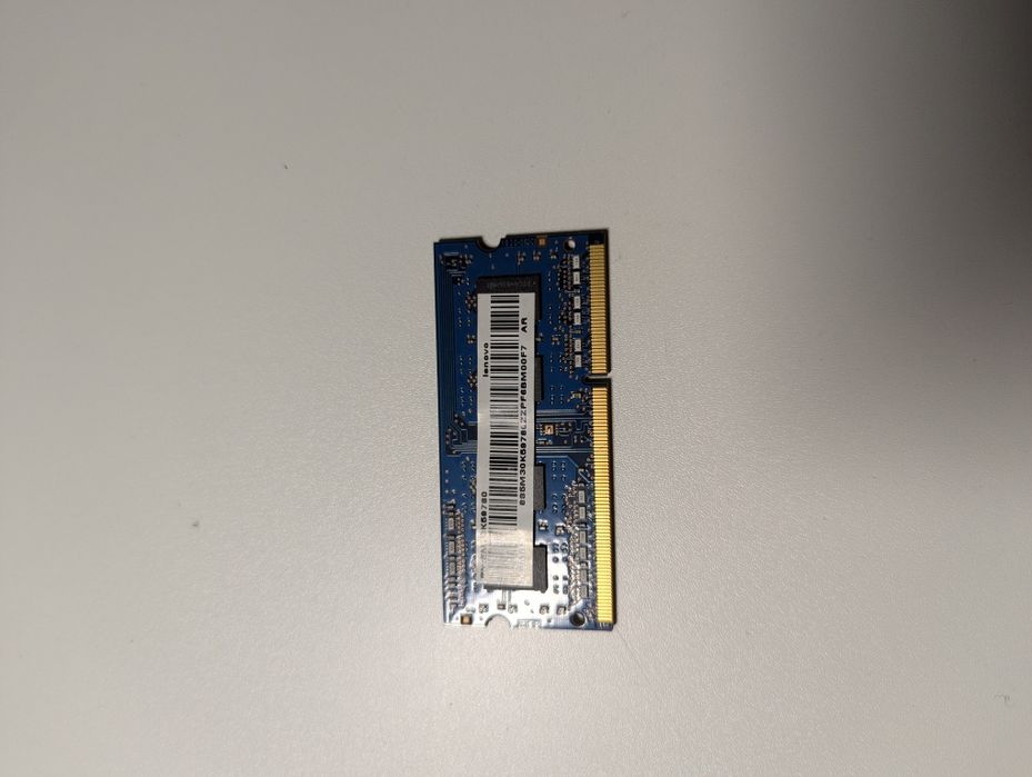 Оперативна пам'ять SK hynix 4 ГБ DDR3L SO-DIMM.