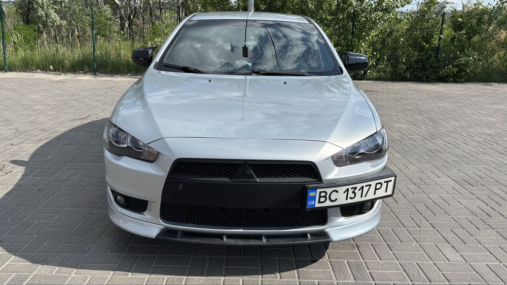 Mitsubishi lancer