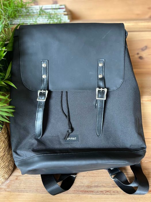 Plecak czarny firmy SPIRAL