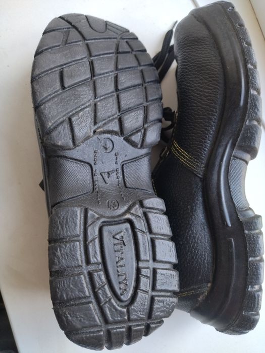 Ботинки рабочие продам