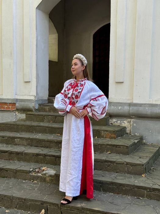 Лляна сукня, вишиванка