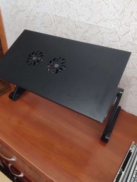 Столик для ноутбука