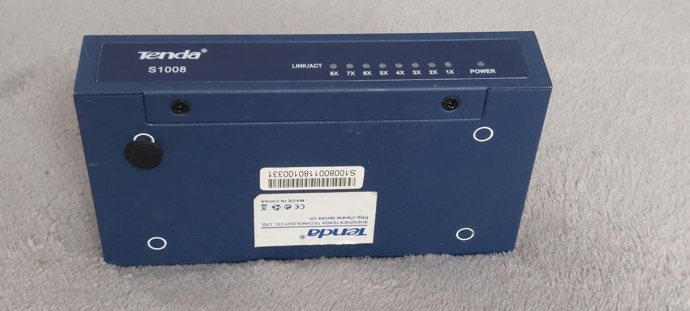 Przełącznik Tenda TEF1008P 8-Port 10/100 Mbps  Switch