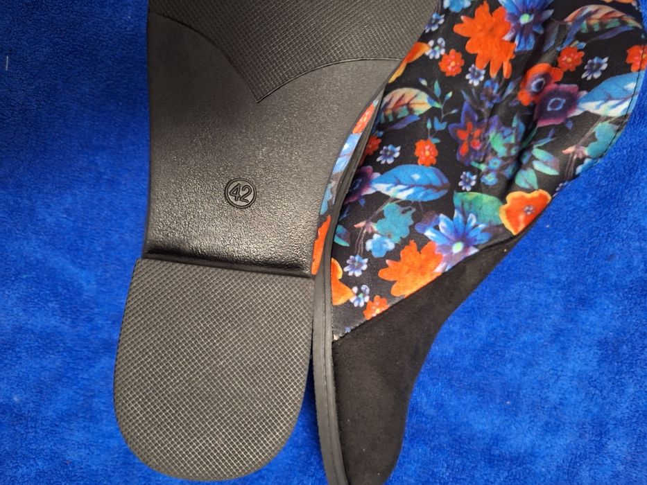Damskie trendy botki 42.wkladka ma 27cm.