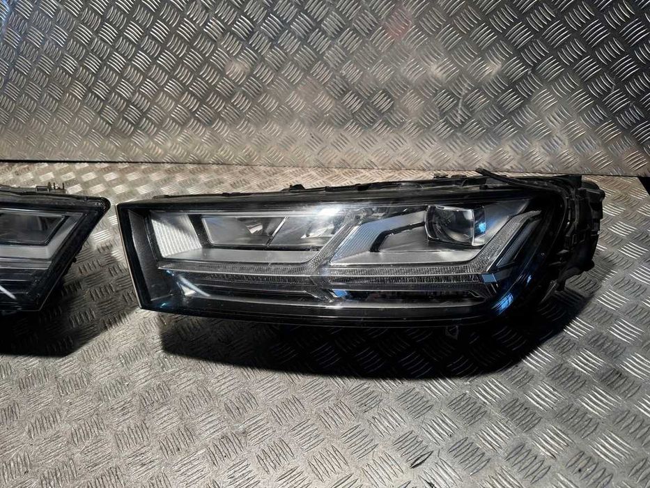 AUDI Q7 4M Фари передні Xenon