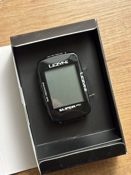 licznik GPS Lezyne  GPS Super PRO bardzo mało używany st.idealny