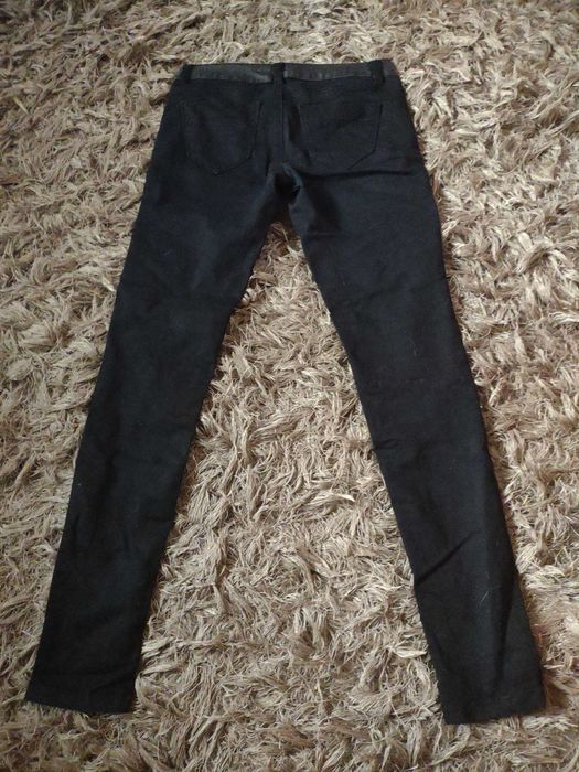 Spodnie  czarne   VERO  MODA   rozm.  27 /32